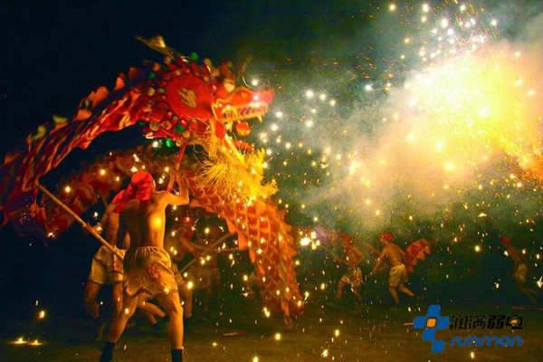 元宵節(jié)習俗耍龍燈